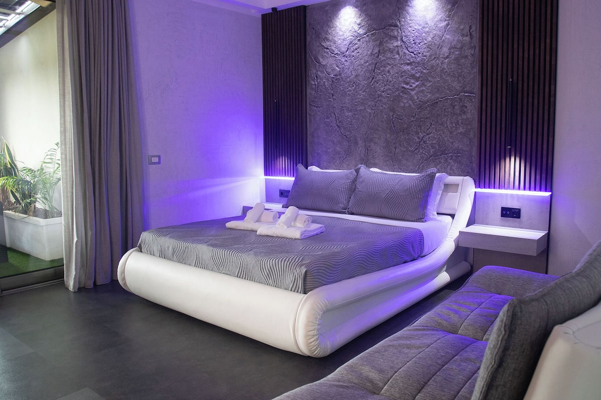 Tremannsrom, terrasse | Skrivebord, lydisolert og wi-fi (inkludert)