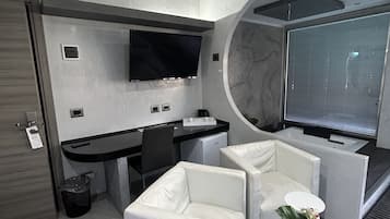 Loft, Nichtraucher, Whirlpool | Schreibtisch, schallisolierte Zimmer, kostenloses WLAN