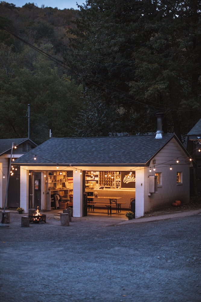 The Graham & Co. by null