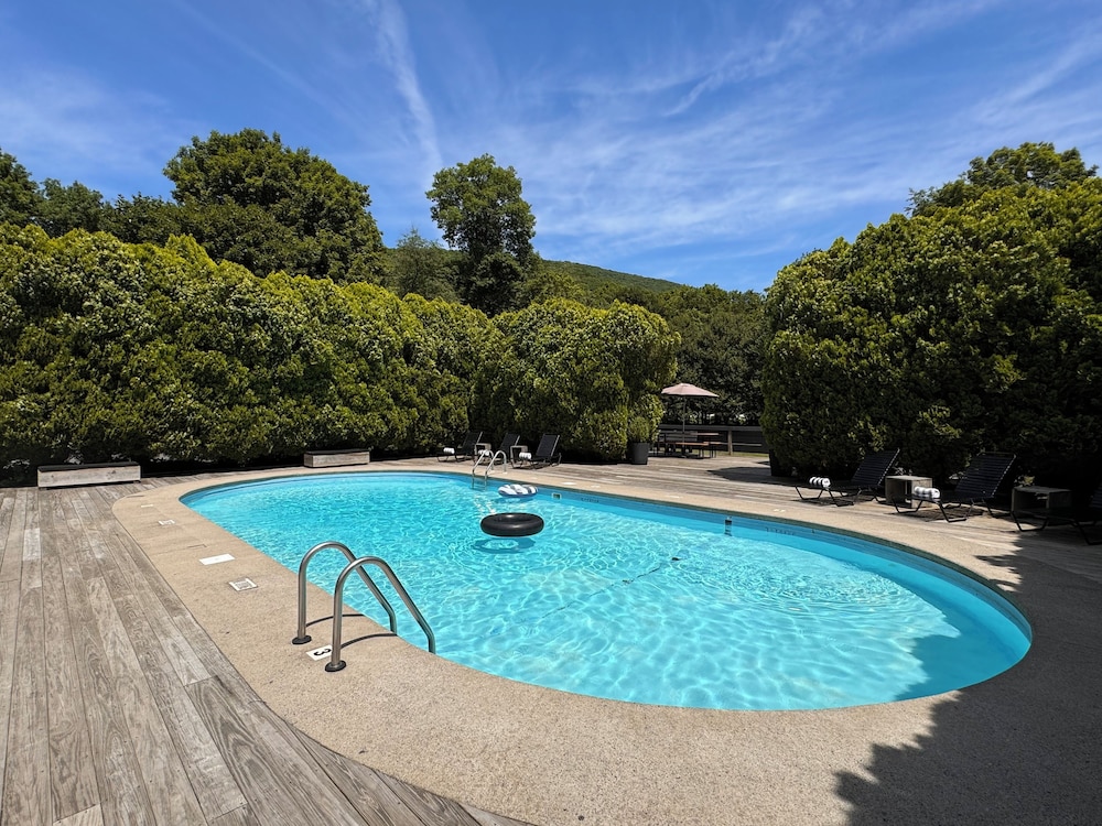 The Graham & Co. by null