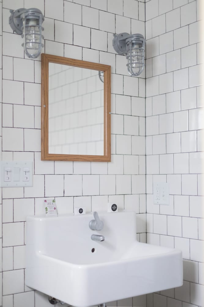 The Graham & Co. by null