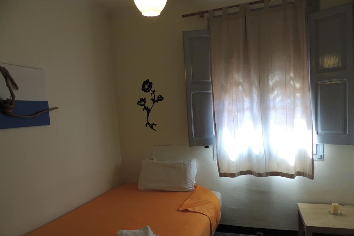 Standaard eenpersoonskamer, privébadkamer | Donsdekens, gratis wifi, beddengoed