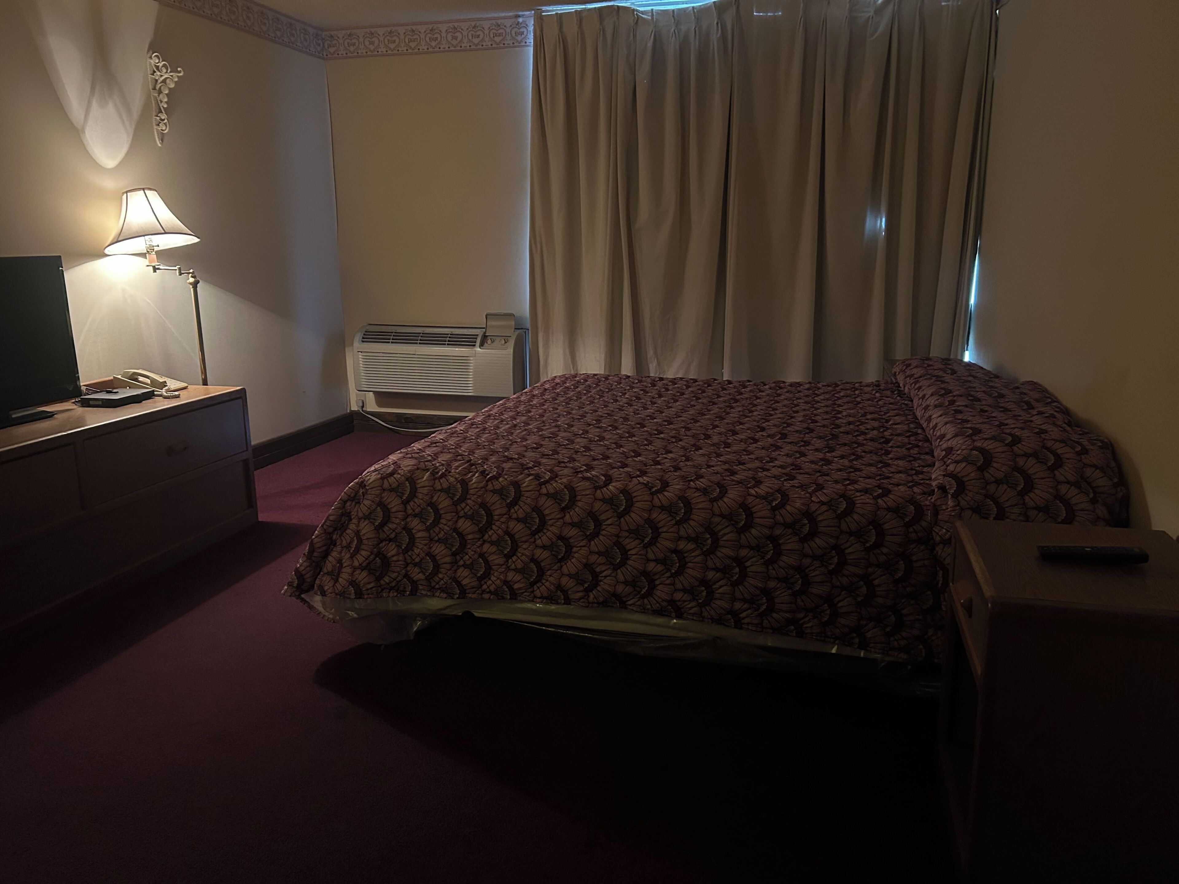 Quarto, 1 cama King, para não fumantes (Micfridge) | Escrivaninha, Wi-Fi de cortesia, roupa de cama