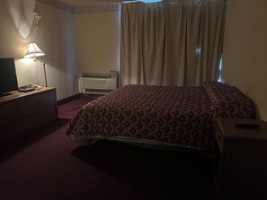 Room, 1 King Bed, Non Smoking (Micfridge) | Desk, free WiFi, bed sheets - Candlelight Inn by Capital O Scottsbluff (Scottsbluff)