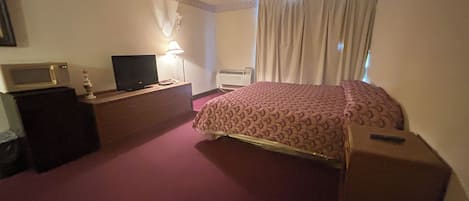 Room, 1 King Bed, Non Smoking (Micfridge)