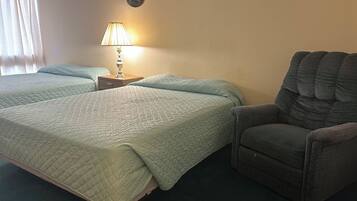 Escritorio, wifi gratis y ropa de cama