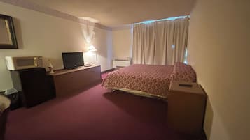 Meja kerja, Wi-Fi gratis, dan seprai linen