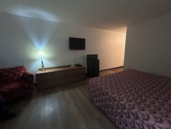 مكتب وواي فاي مجانًا وملاءات أسرّة