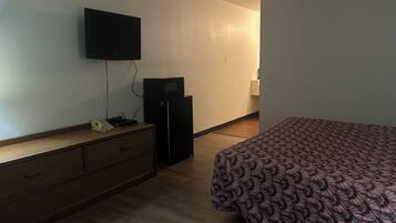 Camera, 1 letto queen, non fumatori | Una scrivania, Wi-Fi gratuito, lenzuola