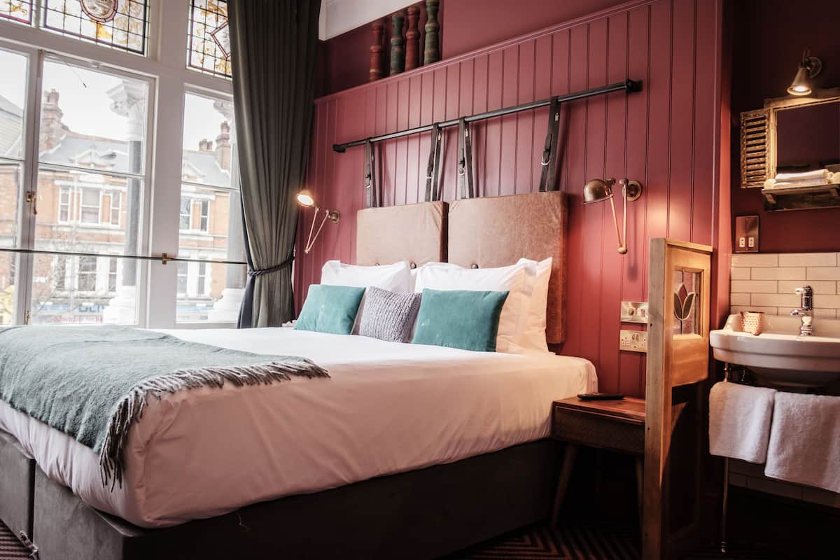 Petite Double Room