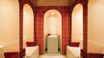 Sauna, dampbad, kropsbehandlinger, body scrub-behandlinger