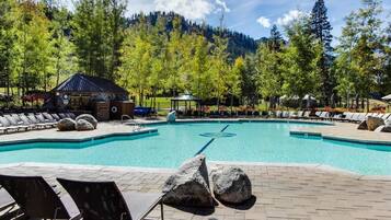 Huoneisto, 1 makuuhuone | Ulkouima-allas