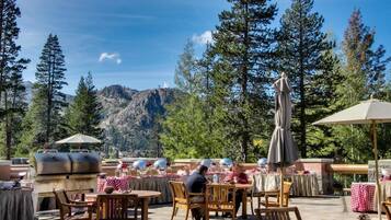 Apartment, 1 Bedroom | Restaurant