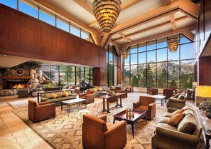 Interior - Resort At Squaw Creek (Olympic Valley)