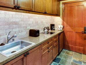 Apartment, 1 Bedroom | Private kitchen