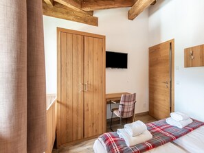 4 camere, ferro/asse da stiro, Wi-Fi
