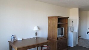 32-inch TV with satellite channels - Sagebrush Inn (Baker)