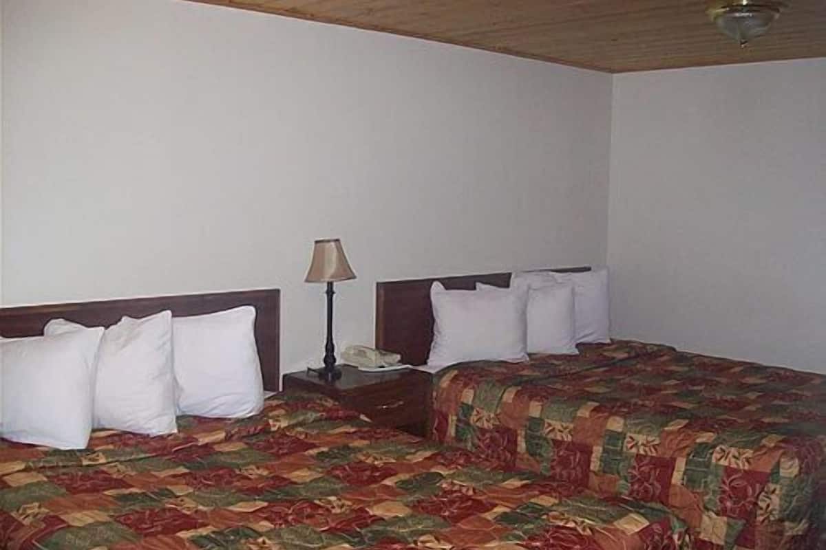 Economy Room, 2 Queen Beds, Private Bathroom