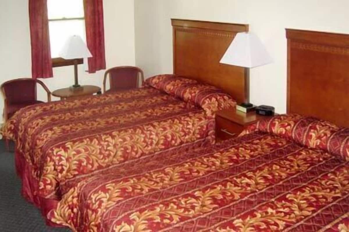 Double Room | Langsir/tirai gelap terus, Wi-fi percuma, cadar katil