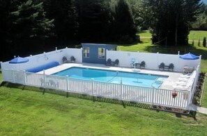 Alberca al aire libre por temporada