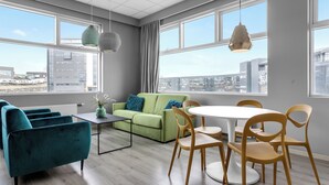 Leilighet – superior | Spiseområde på rommet