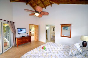 Executive Villa, 3 Bedrooms, Private Pool, Valley View