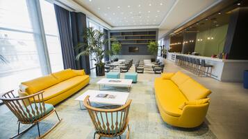 Coin salon dans le hall