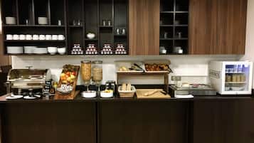Tägliches Frühstücksbuffet gegen Gebühr
