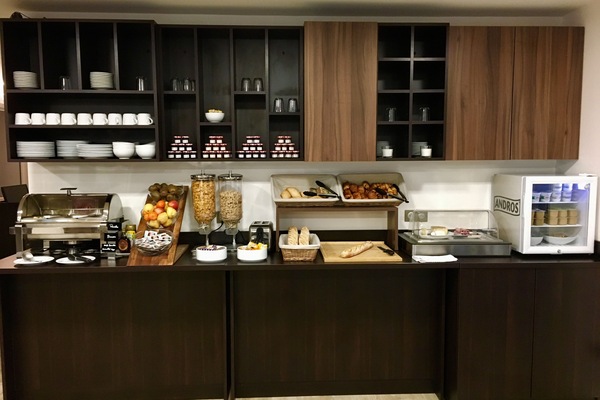 Daily buffet breakfast for a fee