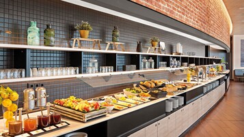 Desayuno buffet diario (EUR 19.95 por persona)