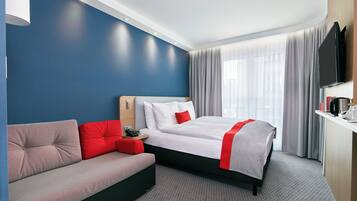 Standard Room, 1 Queen Bed with Sofa bed | Hypo-allergenic bedding, in-room safe, desk, laptop workspace