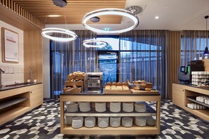 Free daily continental breakfast