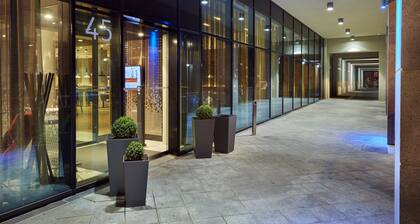 Holiday Inn Express Berlin - Alexanderplatz by IHG
