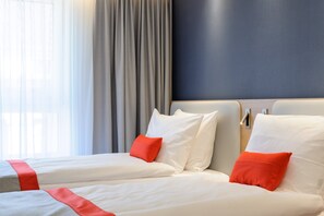 Standard Room, 2 Twin Beds | Hypo-allergenic bedding, in-room safe, desk, laptop workspace