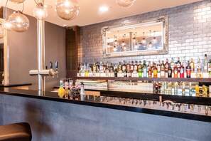 Bar (on property) - Premier Inn Köln City Süd (Cologne)