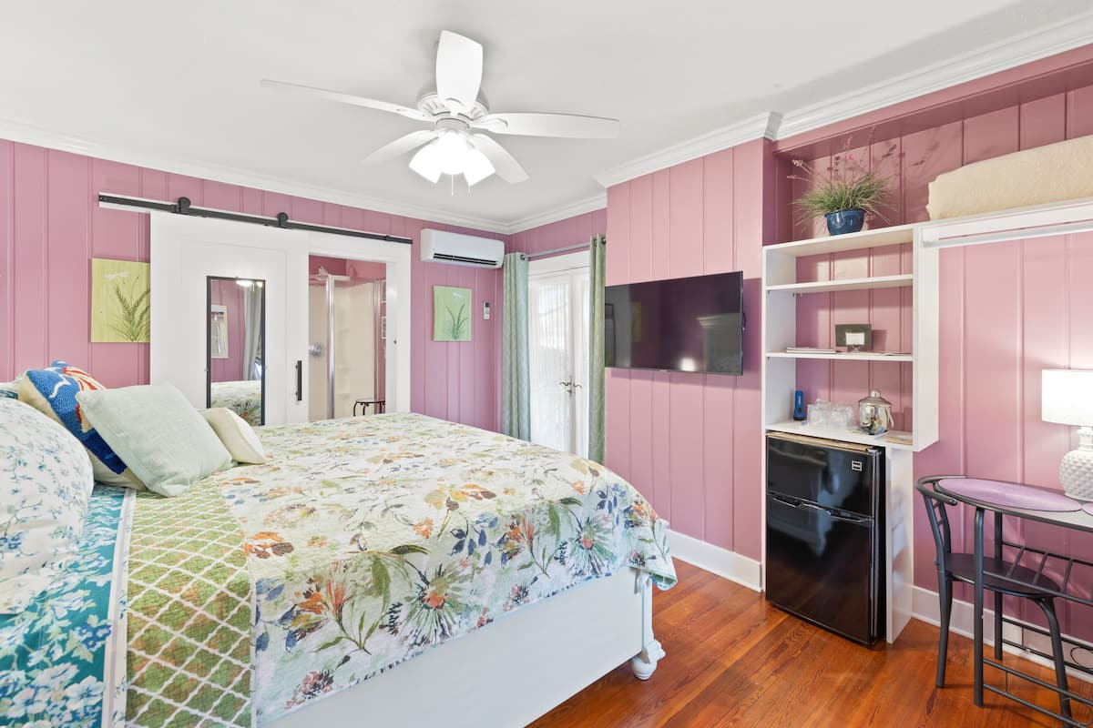 Room, Private Bathroom (Garden Room) | Individually furnished, iron/ironing board, free WiFi, bed sheets