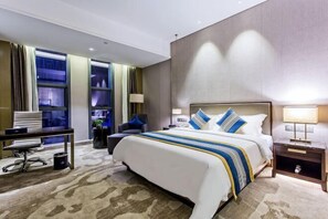 Minibar, in-room safe, iron/ironing board, Internet - Fontaine Hotel (Yingtan)