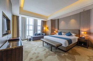 迷你吧、客房内保险箱、熨斗/熨衣板、高速上网