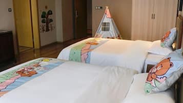 Minibar, coffres-forts dans les chambres, fer et planche à repasser