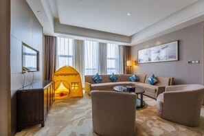 Minibar, két bảo mật tại phòng, bàn ủi/dụng cụ ủi quần áo 