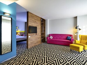 Apartment, Multiple Beds (Spacious. 2 people) | Premium bedding, in-room safe, individually decorated, desk - Ibis Styles Arad (Arad)