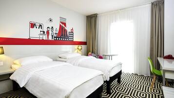 Standard Room, 2 Single Beds | Premium bedding, in-room safe, desk, laptop workspace
