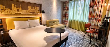 Kamar Premium, 1 Tempat Tidur Double dengan tempat tidur Sofa | Seprai antialergi, meja kerja, ruang kerja ramah laptop, dan kedap suara