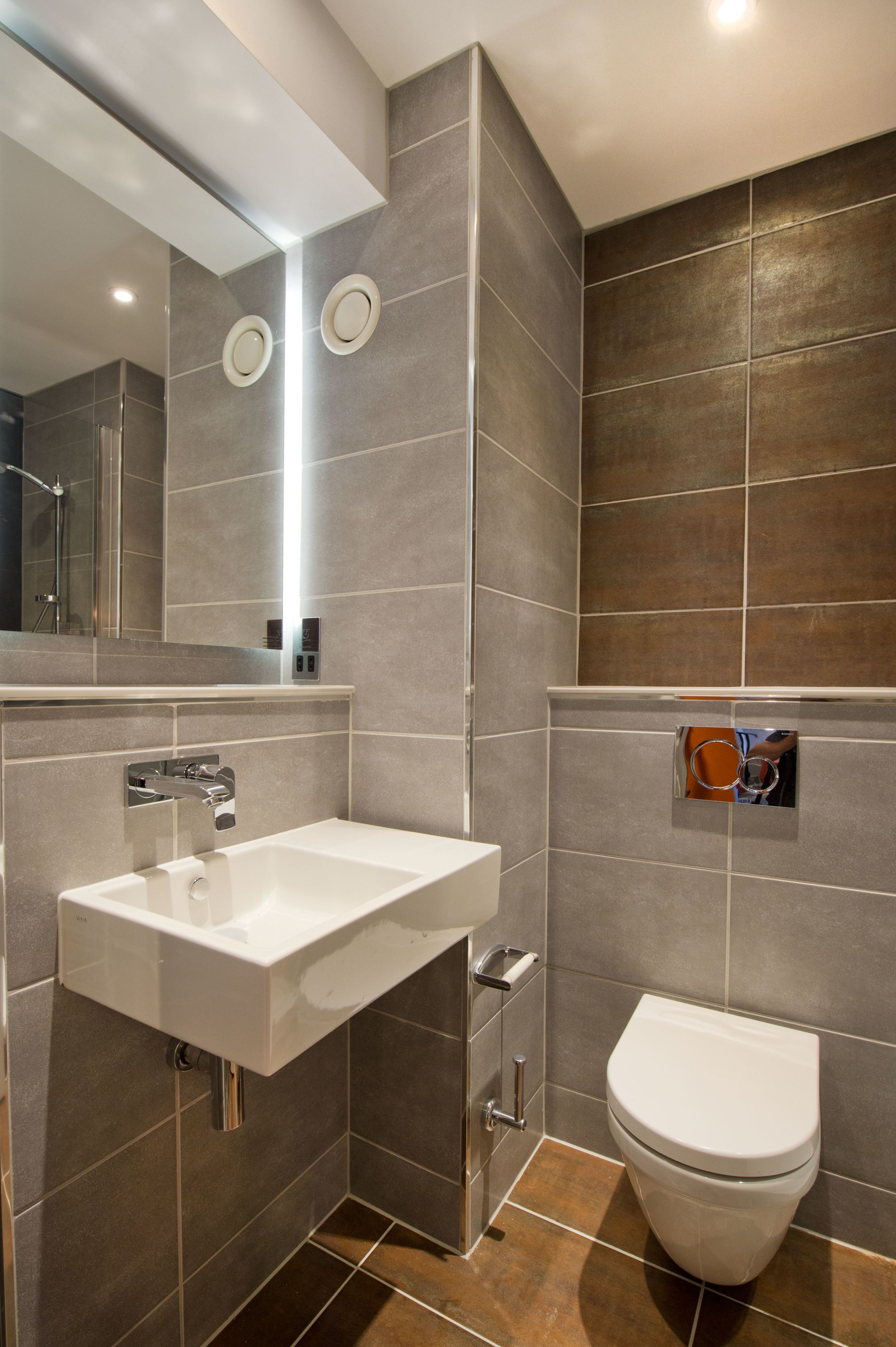 family room, 1 double bed with sofa bed (the family) | bathroom sink