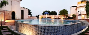 Piscine extérieure
