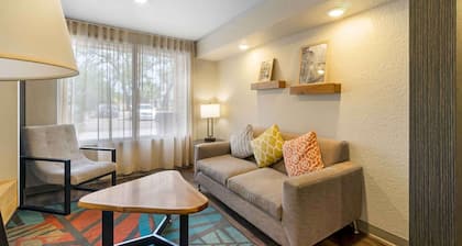 Extended Stay America Select Suites - Tampa - Northeast