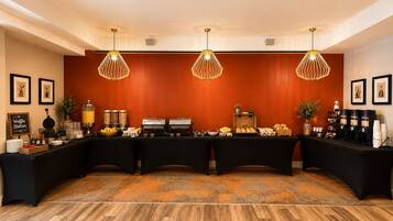 Free daily continental breakfast