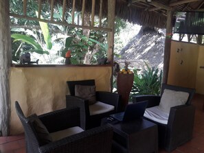 Lobby sitting area - Pumarinri Amazon Lodge (Shapaja)