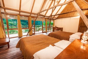 Minibar, free WiFi, bed sheets - Pumarinri Amazon Lodge (Shapaja)