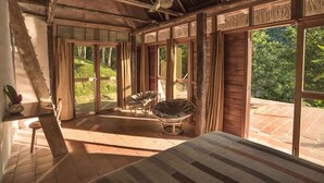 Familierom, terrasse (Superior) | Minibar, wi-fi (inkludert) og sengetøy